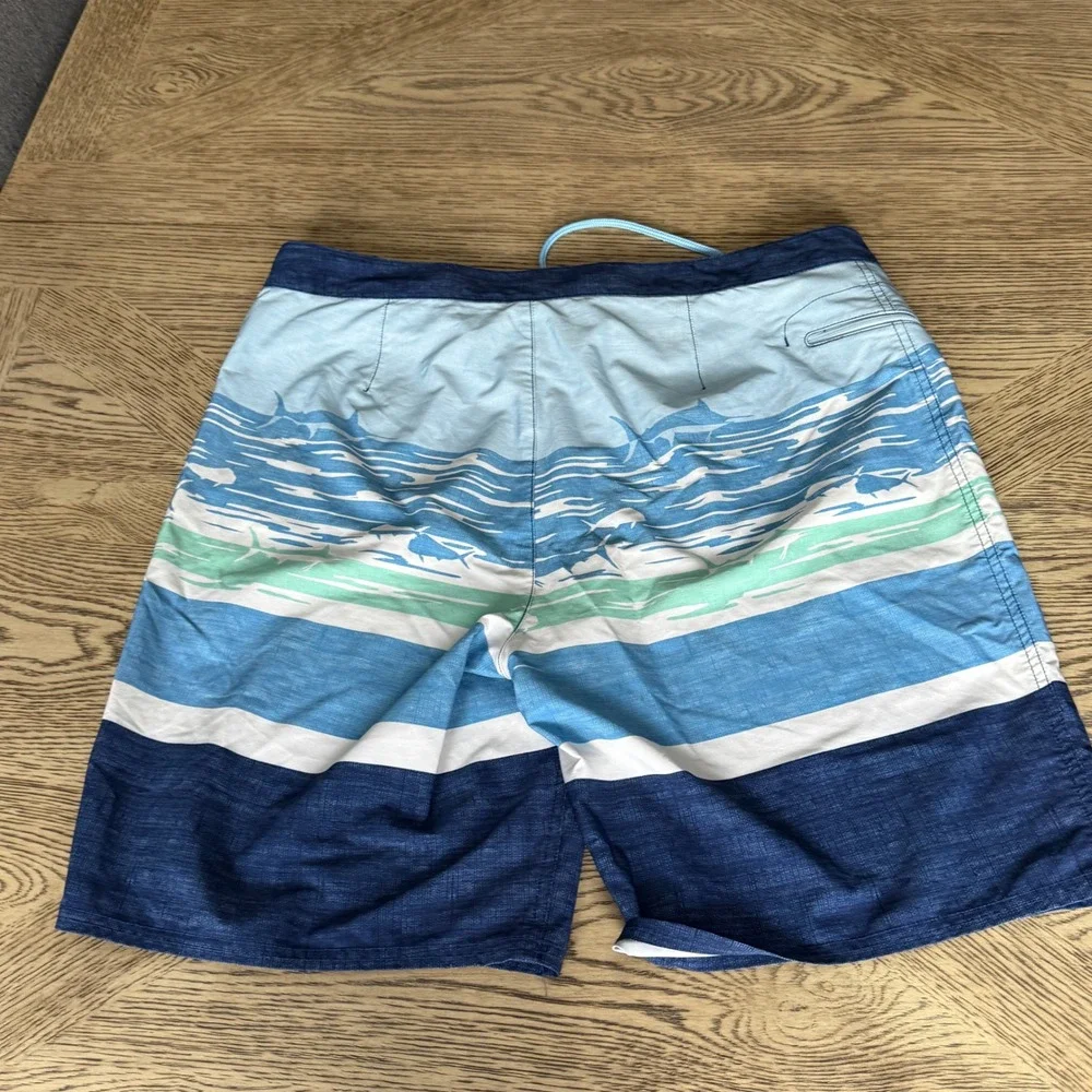 Vineyard Vines Mens Blue Marlin Shark Stripe Board Shorts Swim Trunks Size 36